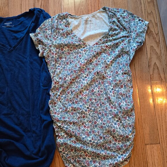 Womens Bundle of 3 Motherhood Maternity size small tops - Picture 5 of 9